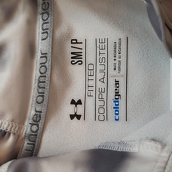 Under Armour Coldgear ladies pull over. Size Small - Picture 2 of 3